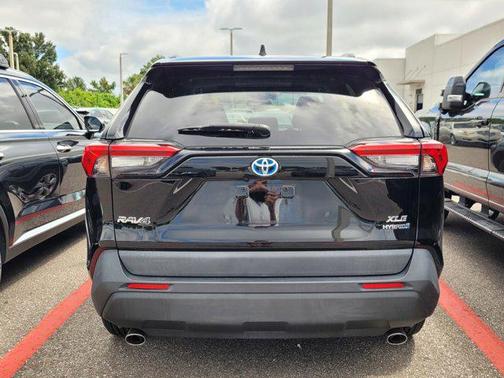 2021 Toyota RAV4 Hybrid XLE Premium