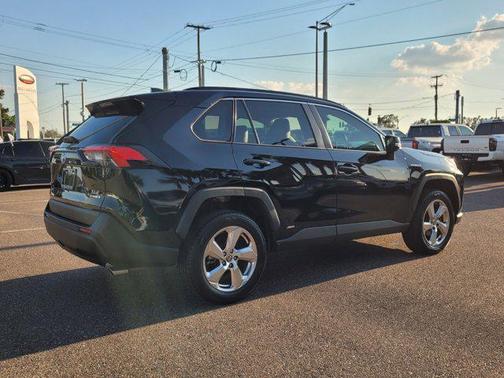 2021 Toyota RAV4 Hybrid XLE Premium