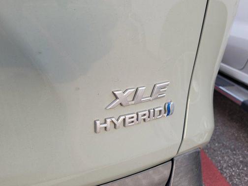 2019 Toyota RAV4 Hybrid XLE