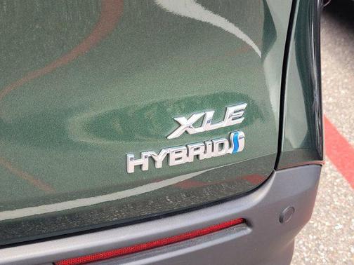 2023 Toyota Sienna XLE 8 Passenger