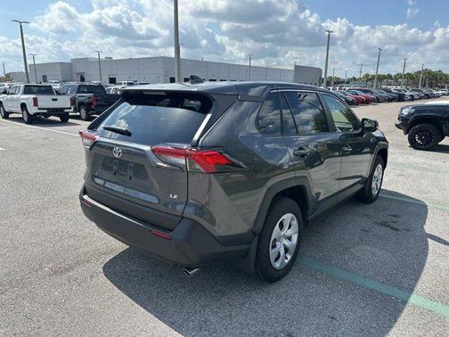 2025 Toyota RAV4 LE