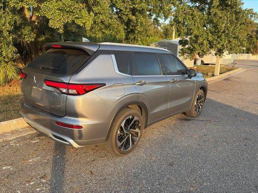 2022 Mitsubishi Outlander SEL Special Edition 2WD