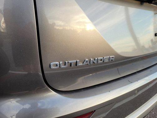 2022 Mitsubishi Outlander SEL Special Edition 2WD