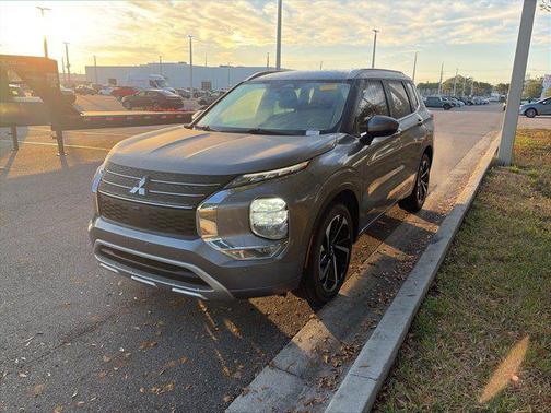 2022 Mitsubishi Outlander SEL Special Edition 2WD