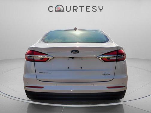 2020 Ford Fusion Hybrid SE