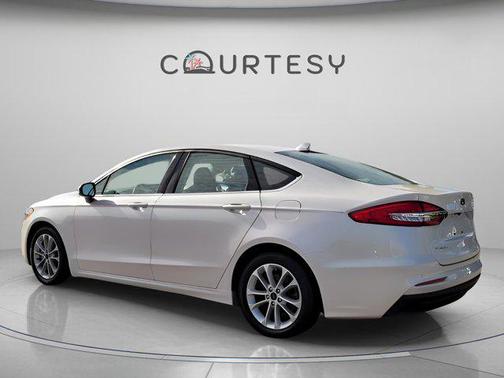 2020 Ford Fusion Hybrid SE