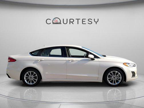 2020 Ford Fusion Hybrid SE