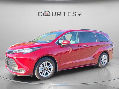 2024 Toyota Sienna XLE