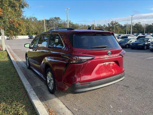 2024 Toyota Sienna XLE