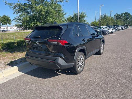 2021 Toyota RAV4 XLE Premium