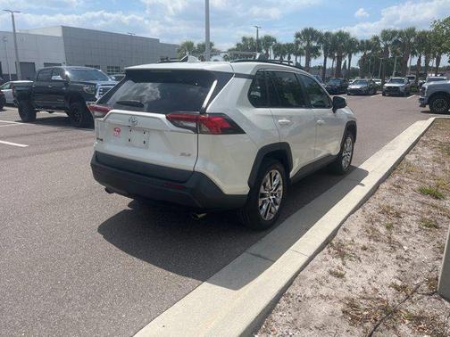 2021 Toyota RAV4 XLE Premium