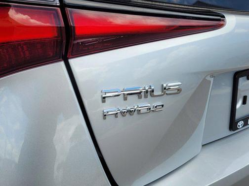 2020 Toyota Prius LE