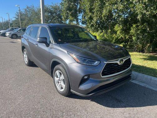 2023 Toyota Highlander LE