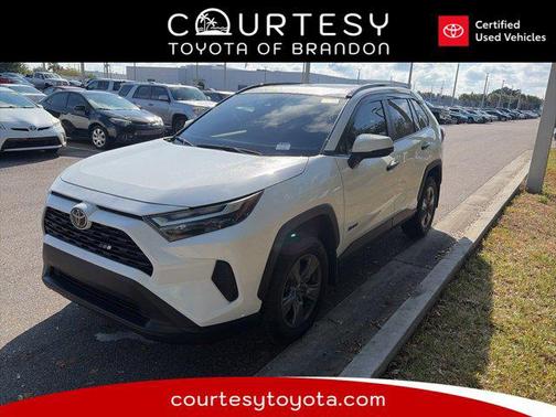 2024 Toyota RAV4 XLE
