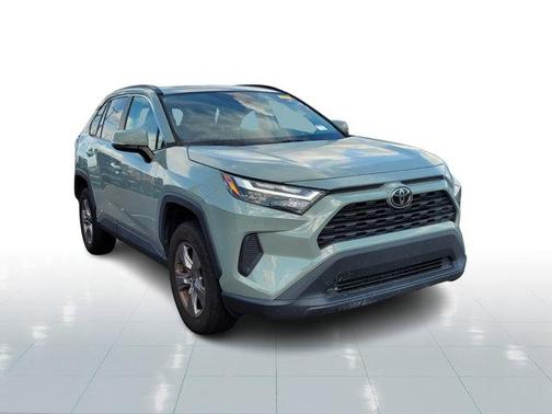 2022 Toyota RAV4 XLE