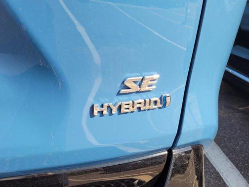 2023 Toyota RAV4 Hybrid SE