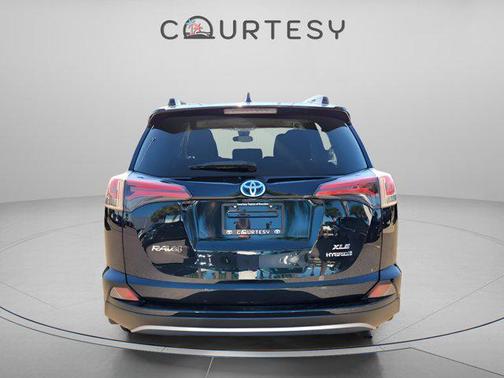 2018 Toyota RAV4 Hybrid XLE