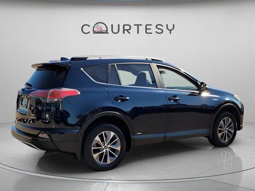 2018 Toyota RAV4 Hybrid XLE