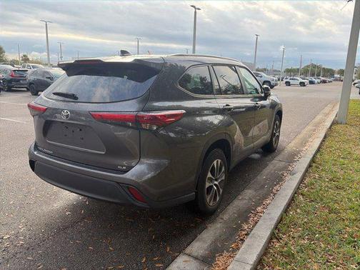 2023 Toyota Highlander Platinum