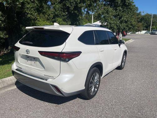 2021 Toyota Highlander Platinum