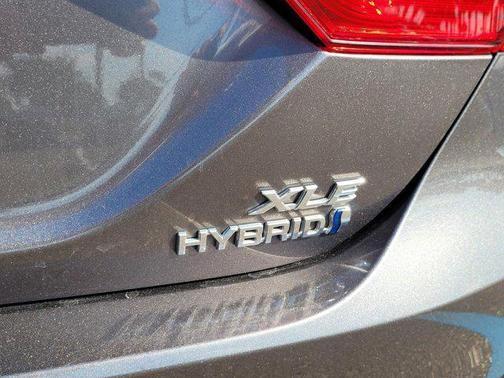 2024 Toyota Camry Hybrid XLE
