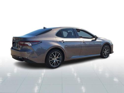 2024 Toyota Camry Hybrid XLE