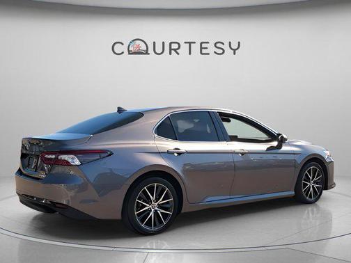 2024 Toyota Camry Hybrid XLE