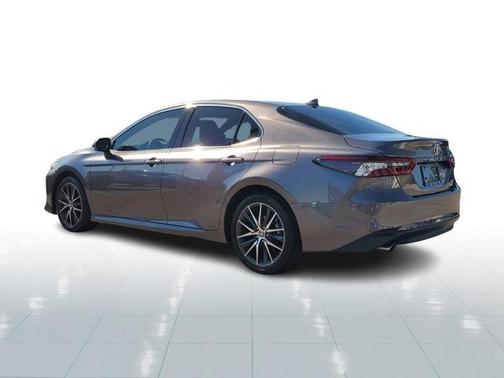 2024 Toyota Camry Hybrid XLE