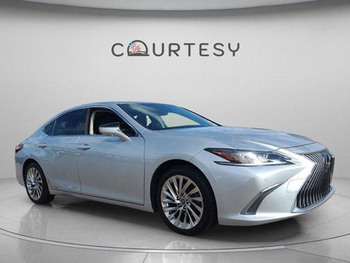 2019 Lexus ES 300h Luxury