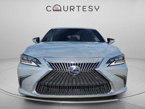 2019 Lexus ES 300h Luxury