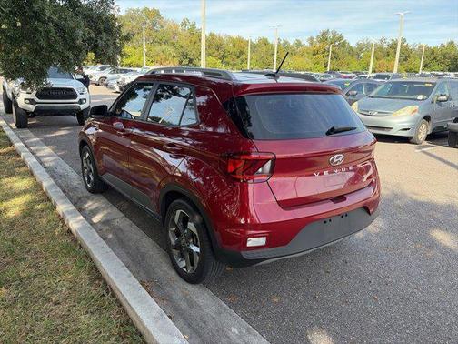 2024 Hyundai VENUE SEL