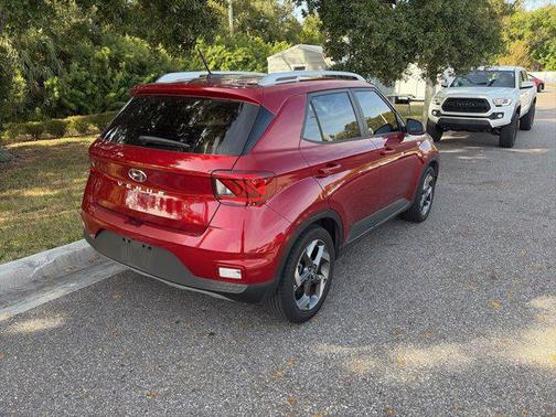 2024 Hyundai VENUE SEL