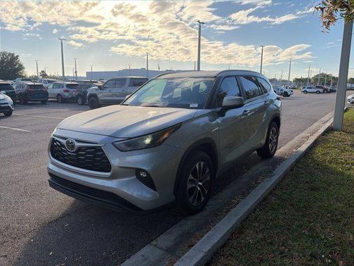 2023 Toyota Highlander Platinum