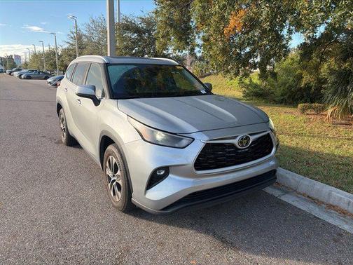 2023 Toyota Highlander Platinum