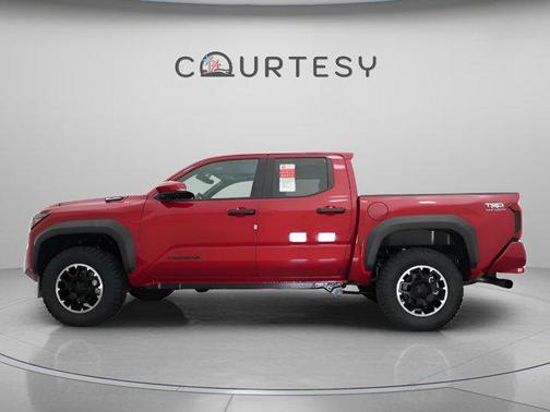 2025 Toyota Tacoma Hybrid TRD Off Road