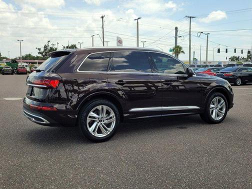 2022 Audi Q7 45 Premium