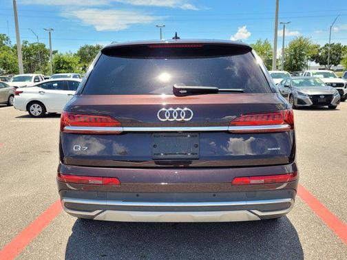 2022 Audi Q7 45 Premium