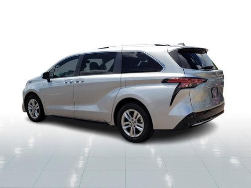2021 Toyota Sienna Limited 7-Passenger