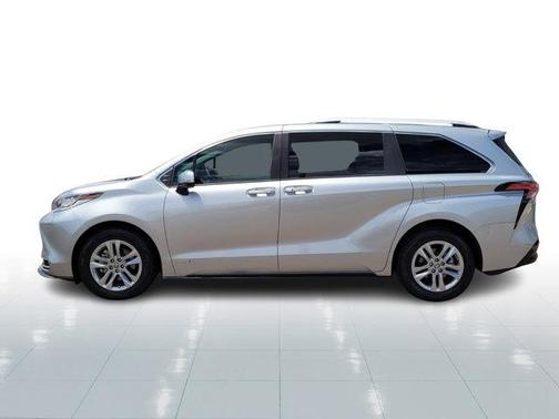 2021 Toyota Sienna Limited 7-Passenger