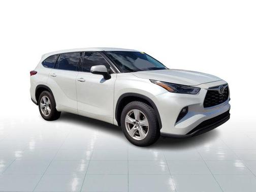 2022 Toyota Highlander LE