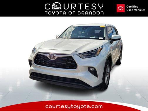 2022 Toyota Highlander LE