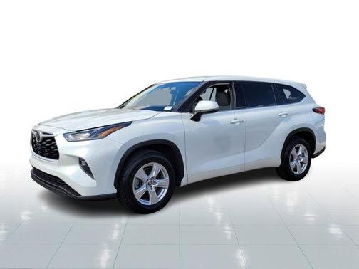 2022 Toyota Highlander LE