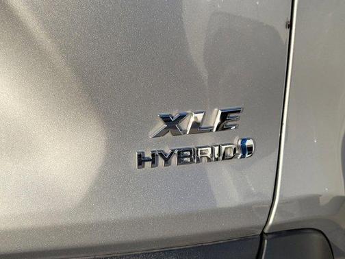 2021 Toyota RAV4 Hybrid XLE Premium
