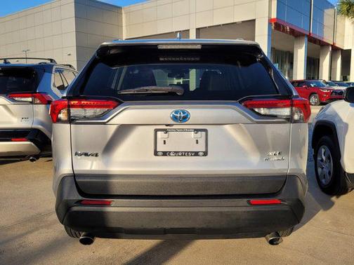 2021 Toyota RAV4 Hybrid XLE Premium