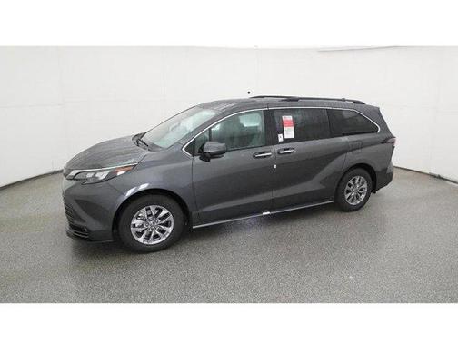 2025 Toyota Sienna XLE