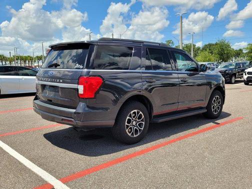 2022 Ford Expedition XLT