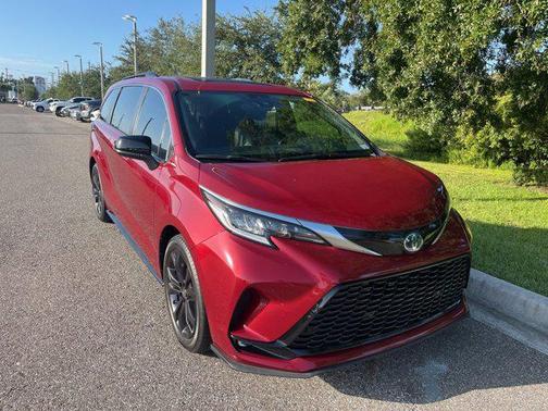 2023 Toyota Sienna XSE 7 Passenger