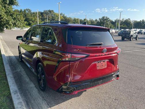 2023 Toyota Sienna XSE 7 Passenger