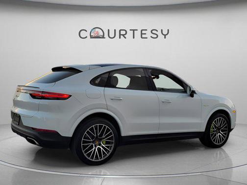 2022 Porsche Cayenne Cayenne E-Hybrid
