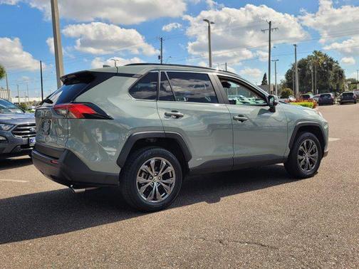 2022 Toyota RAV4 Hybrid XLE Premium